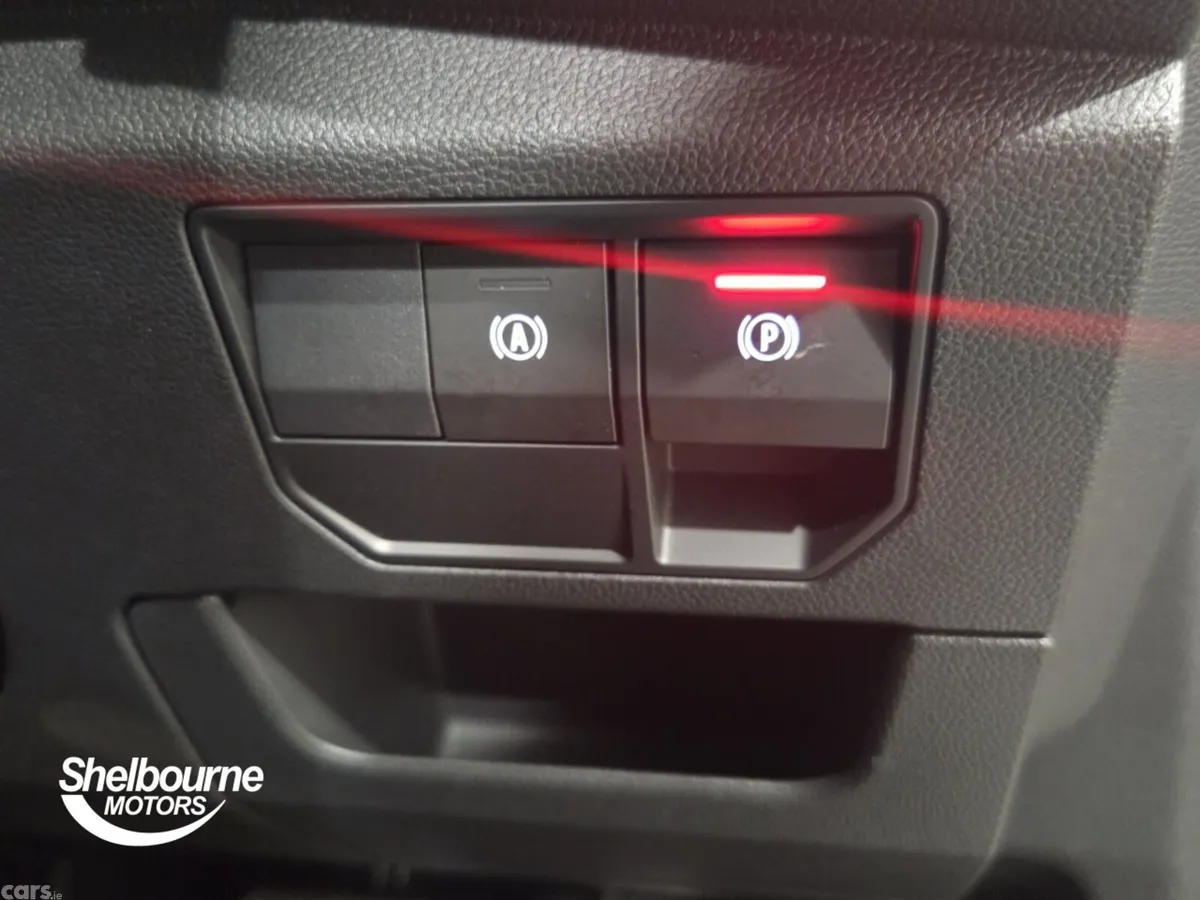 Renault Austral Estate, Petrol Hybrid, 2023, White