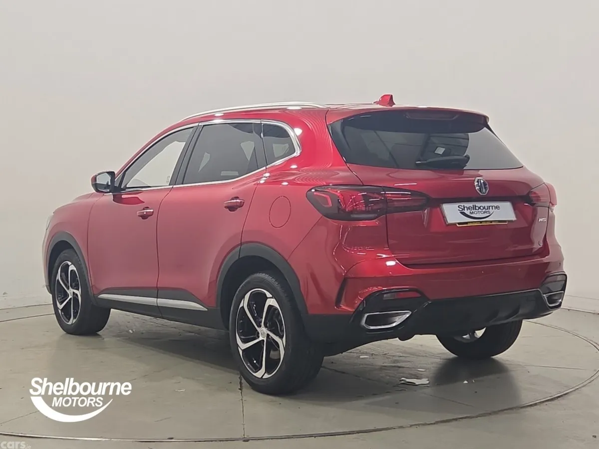 MG HS Hatchback, Petrol, 2023, Red
