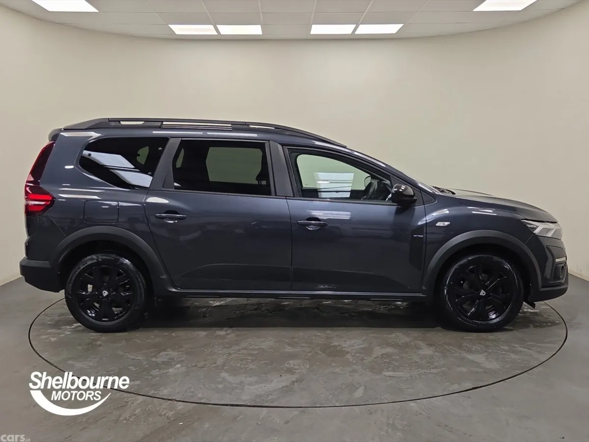 Dacia Jogger MPV, Petrol, 2023, Grey