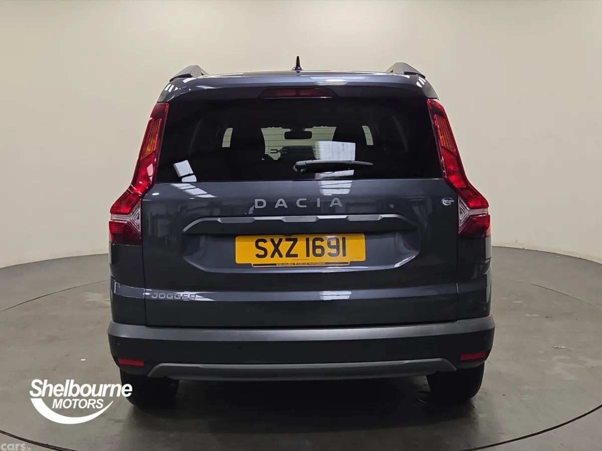 Dacia Jogger MPV, Petrol, 2023, Grey