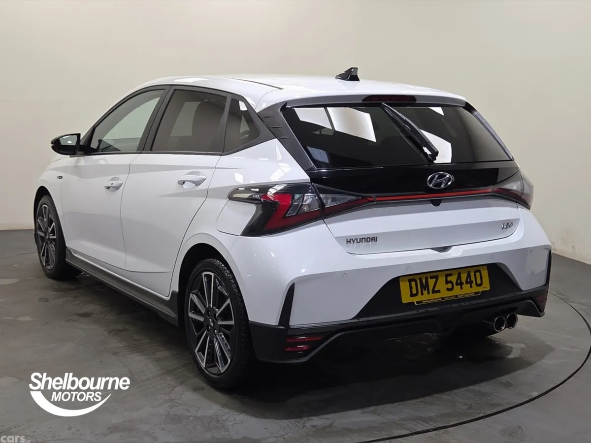 Hyundai i20 Hatchback, Petrol, 2024, White