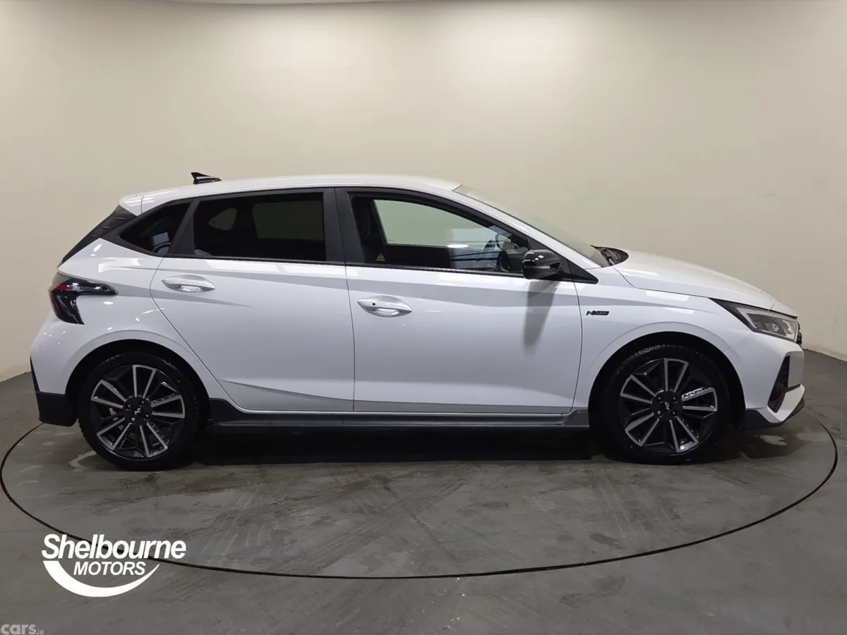 Hyundai i20 Hatchback, Petrol, 2024, White