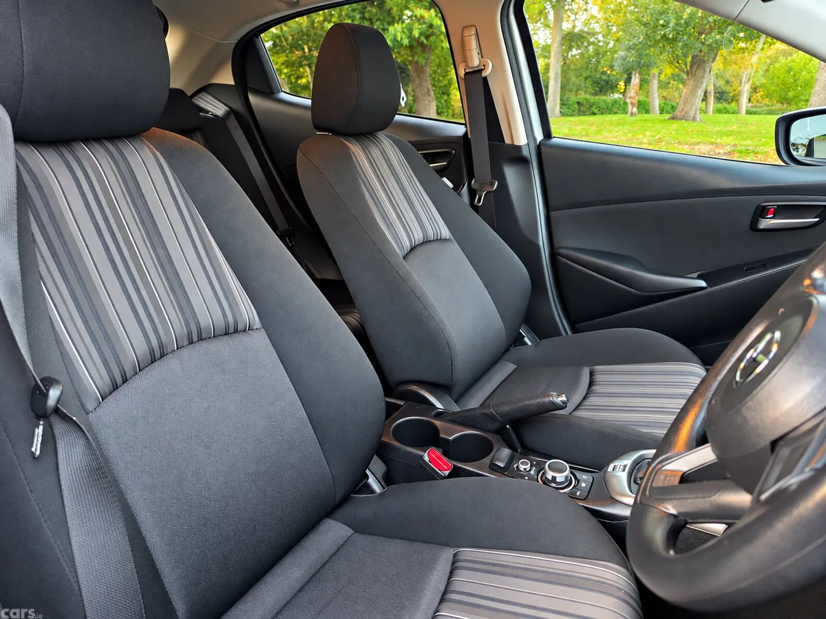 Mazda Mazda2 Hatchback, Petrol, 2021, Silver