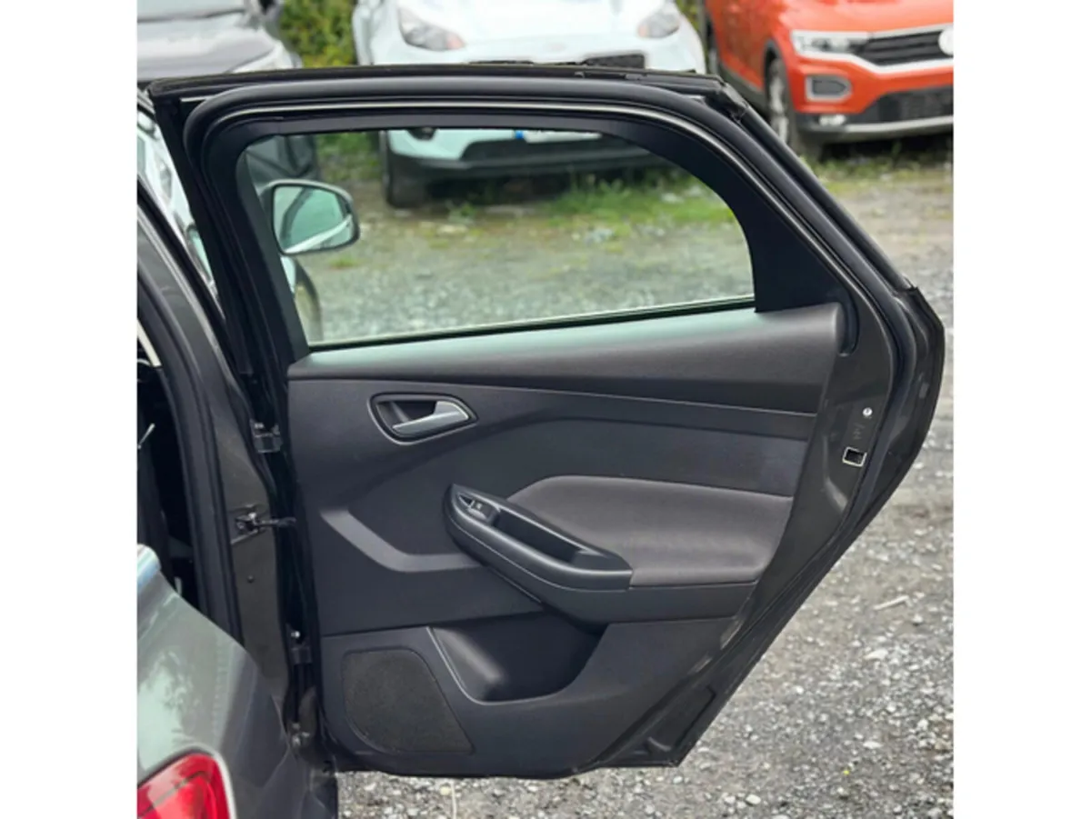 Ford Focus Hatchback, Petrol, 2018, Grey