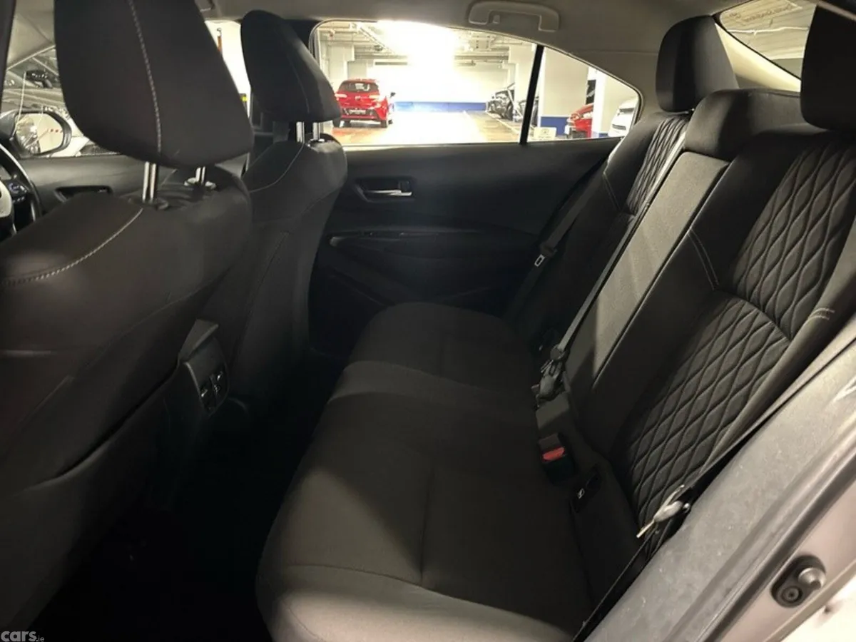 Toyota Corolla Saloon, Petrol Hybrid, 2020, Grey