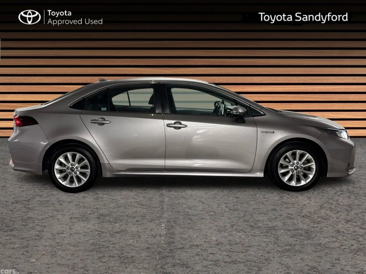 Toyota Corolla Saloon, Petrol Hybrid, 2020, Grey