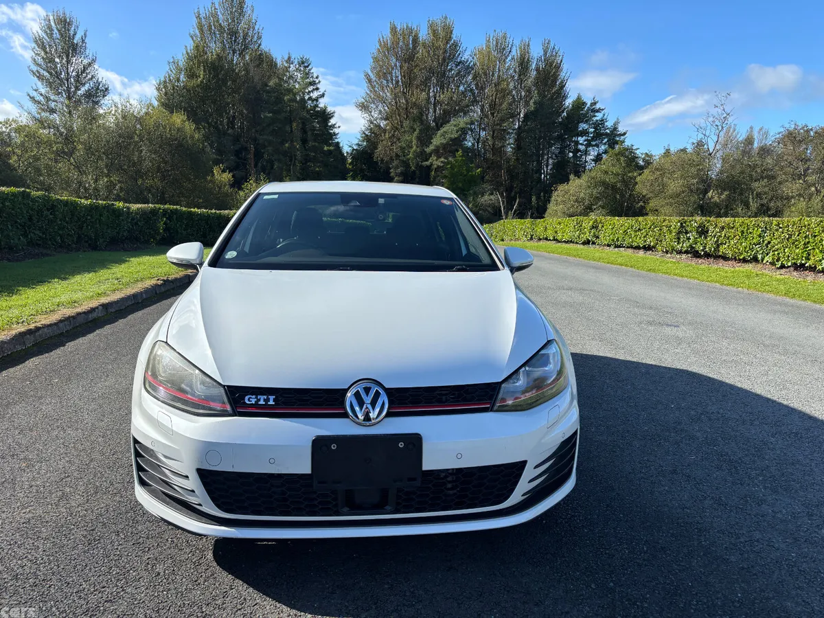 Volkswagen Golf Hatchback, Petrol, 2015, White