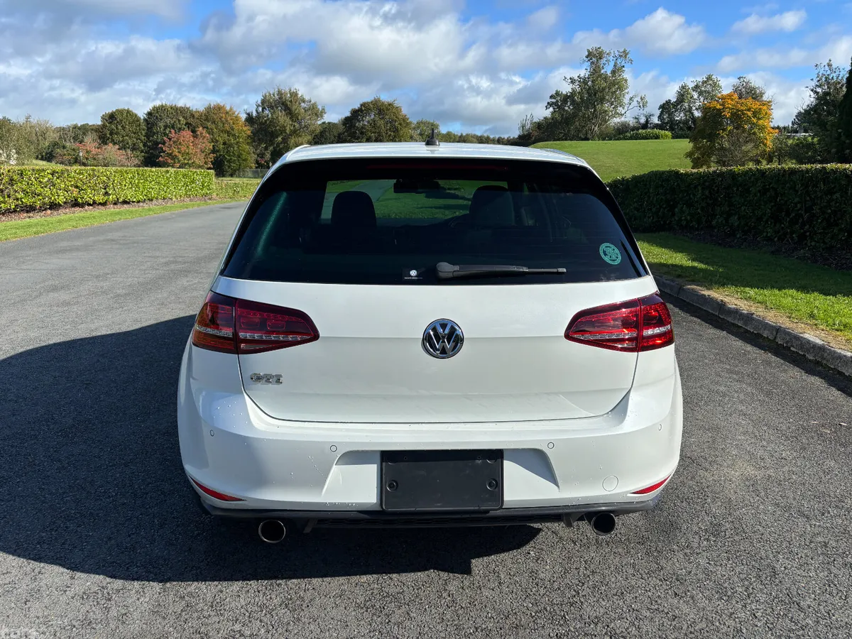 Volkswagen Golf Hatchback, Petrol, 2015, White
