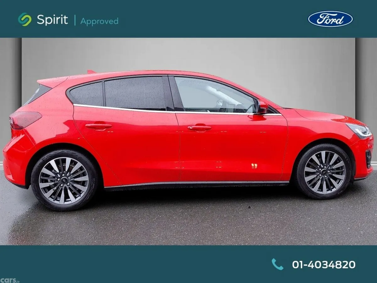 Ford Focus Hatchback, Petrol, 2024, Red