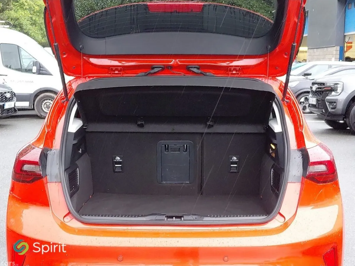Ford Focus Hatchback, Petrol, 2024, Red