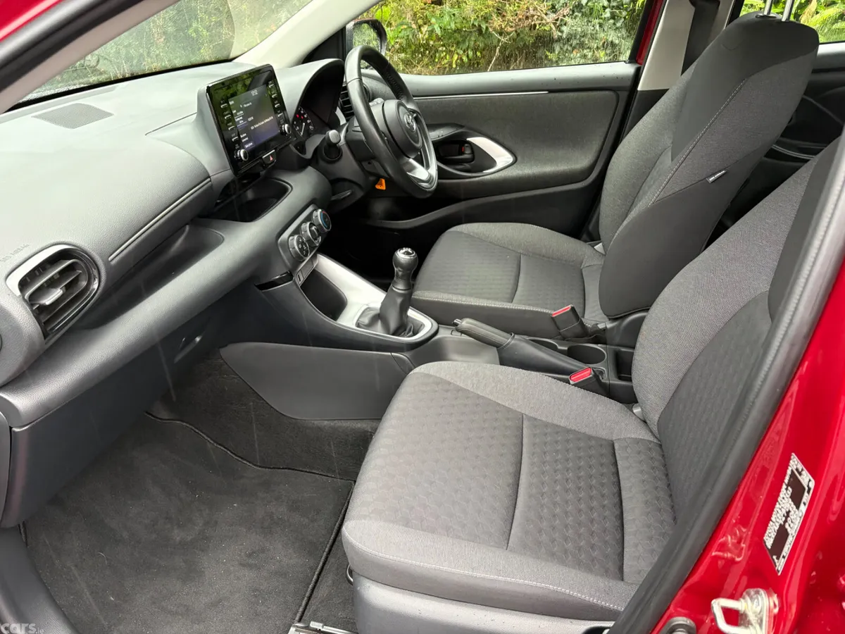 Toyota Yaris Hatchback, Petrol, 2021, Red