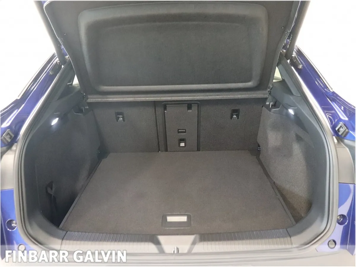 Volkswagen ID.5 Estate, Electric, 2023, Blue