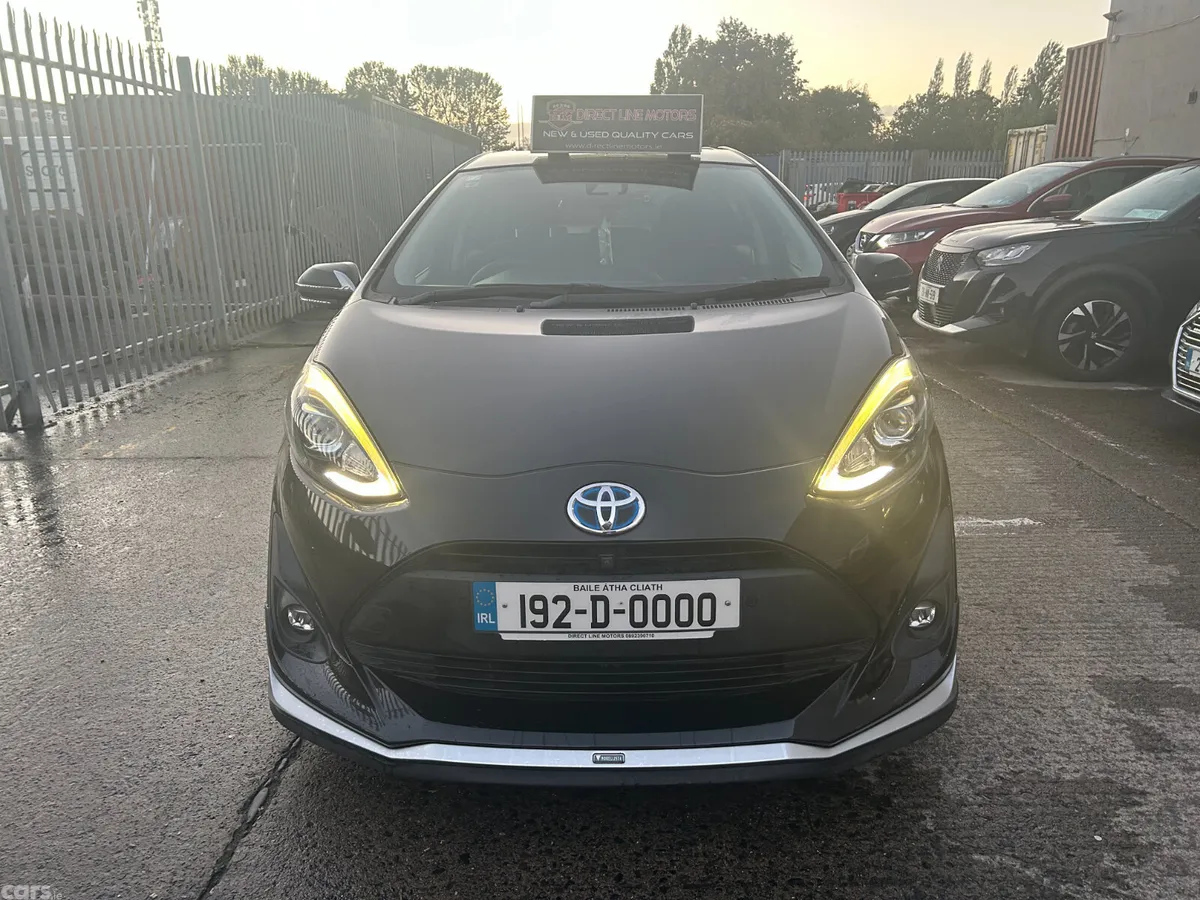 Toyota Aqua Hatchback, Petrol Hybrid, 2019, Black