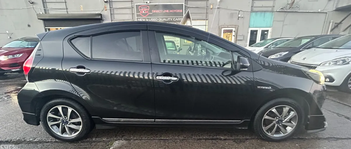 Toyota Aqua Hatchback, Petrol Hybrid, 2019, Black