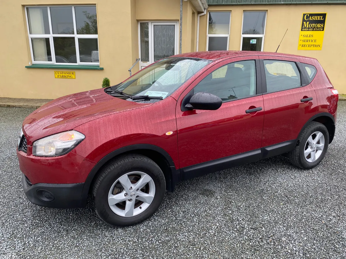 Nissan Qashqai MPV, Diesel, 2013, Red