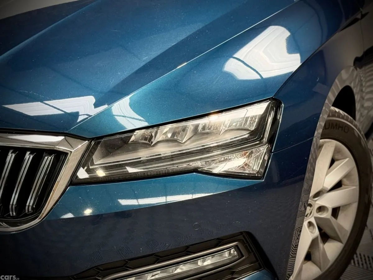 Skoda Superb Hatchback, Diesel, 2022, Blue