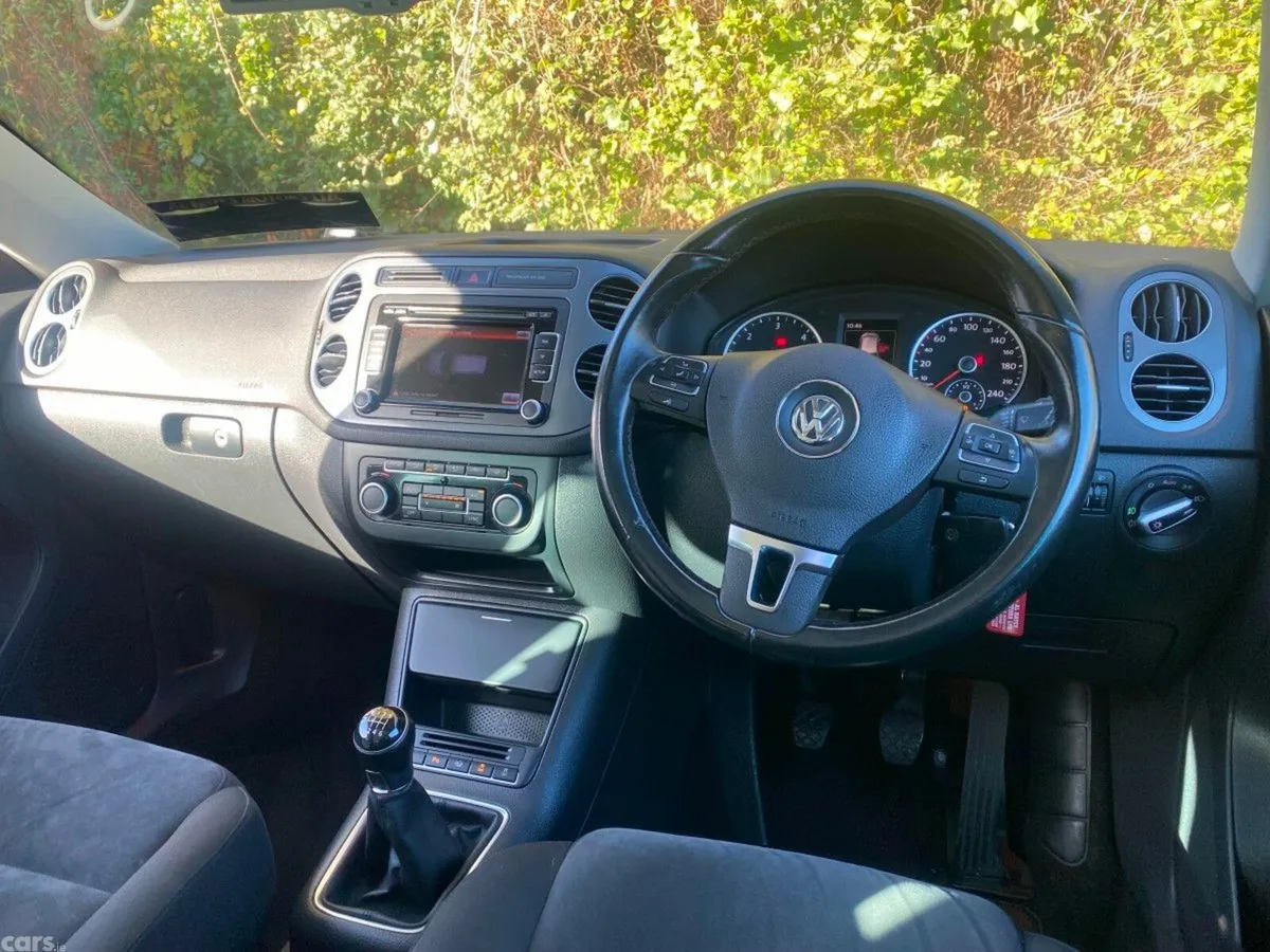 Volkswagen Tiguan SUV, Diesel, 2015, Red