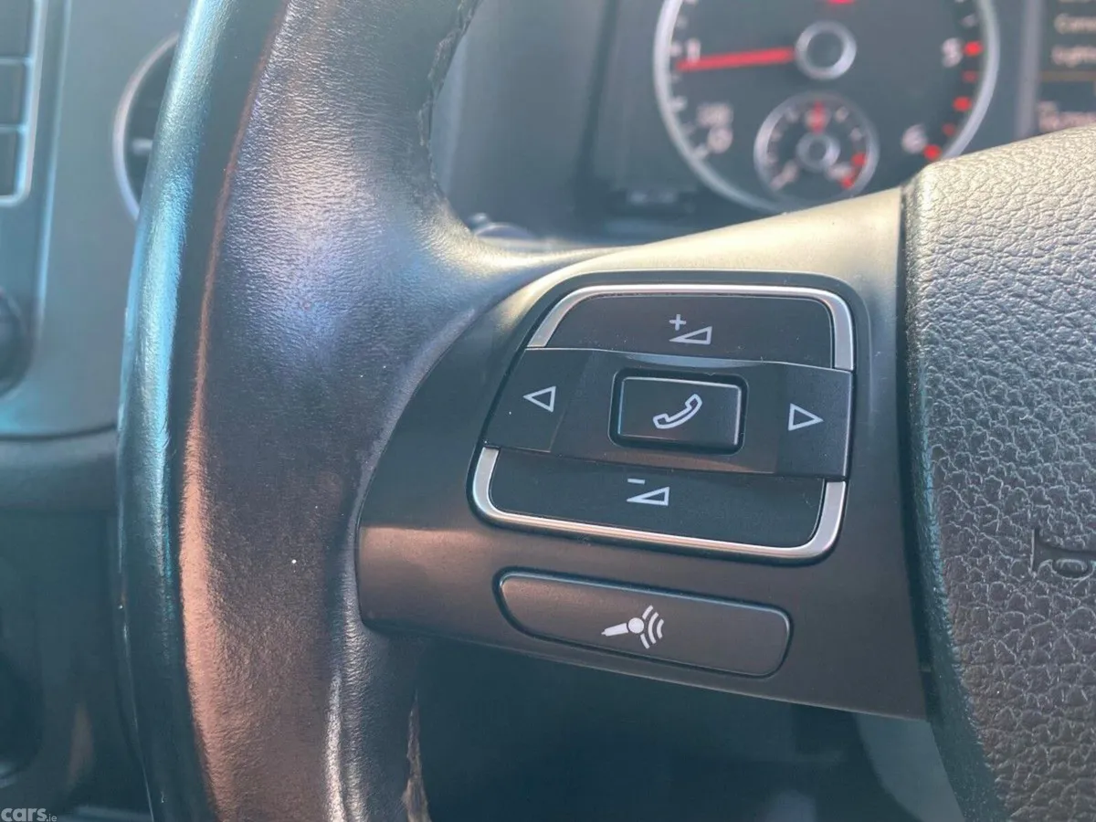 Volkswagen Tiguan SUV, Diesel, 2015, Red