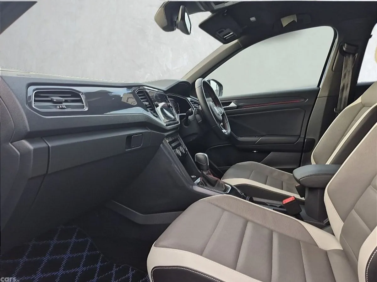 Volkswagen T-Roc SUV, Diesel, 2021, Blue