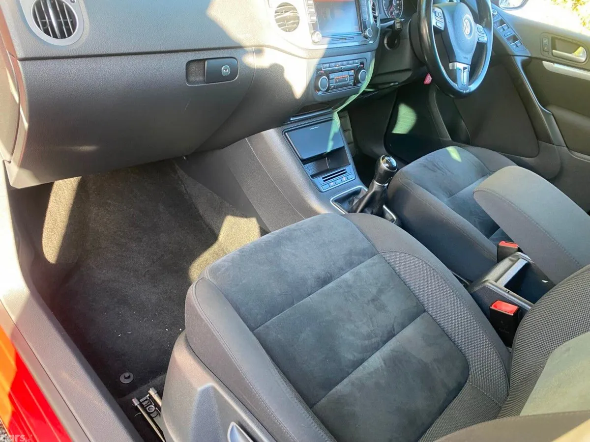 Volkswagen Tiguan SUV, Diesel, 2015, Red