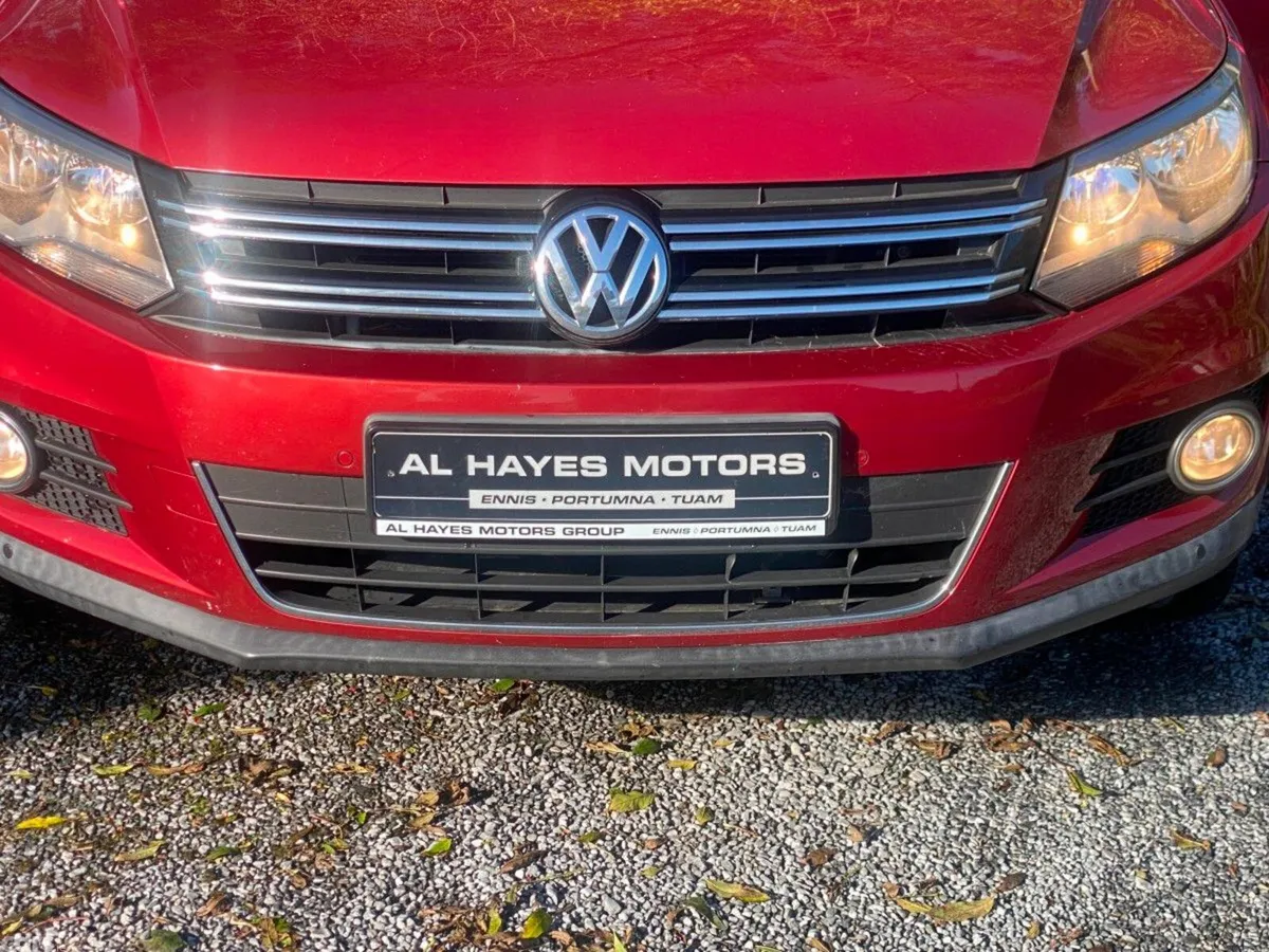 Volkswagen Tiguan SUV, Diesel, 2015, Red