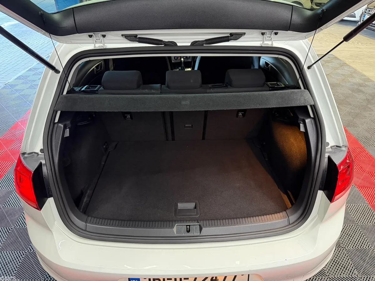 Volkswagen Golf Hatchback, Petrol, 2016, White