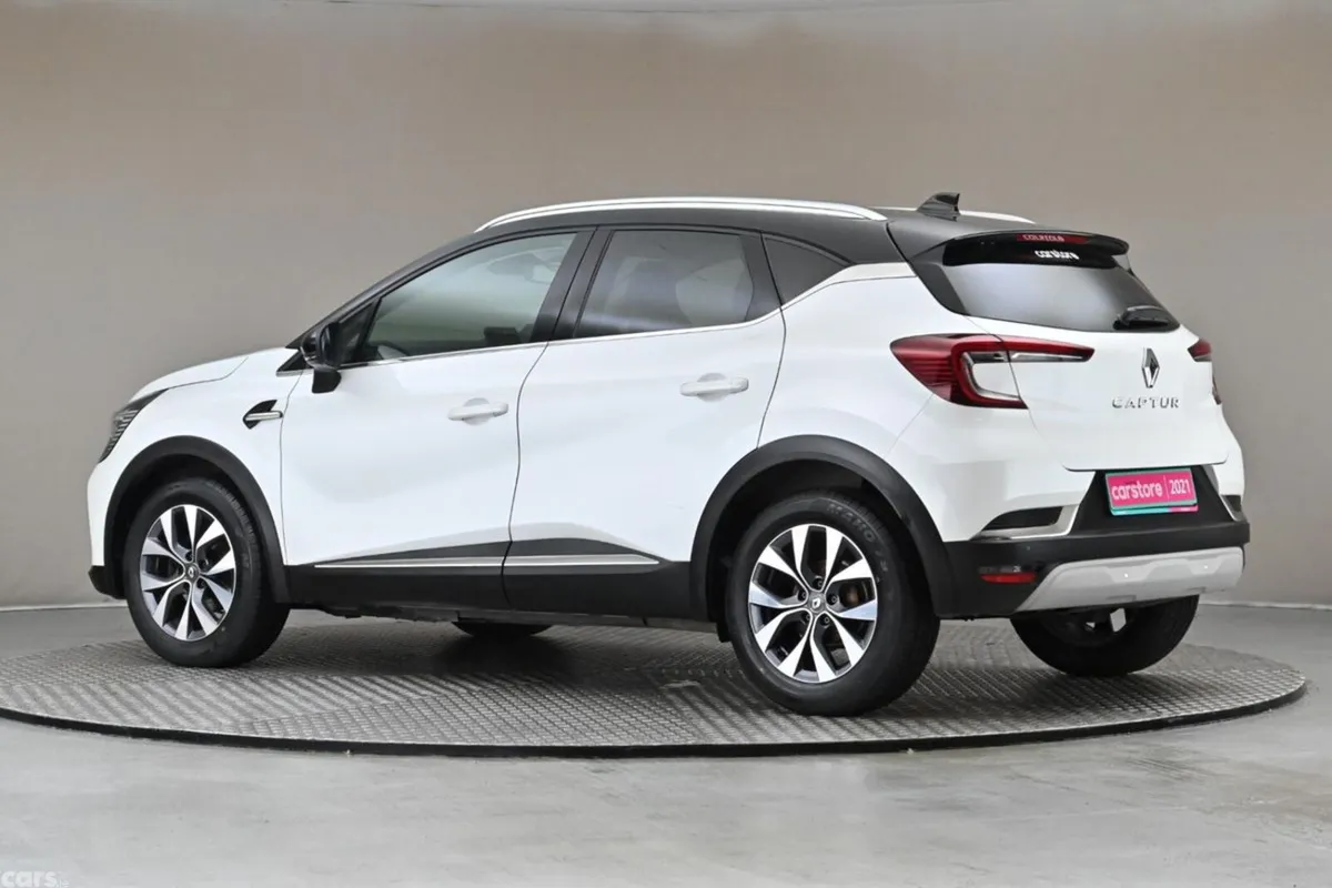 Renault Captur SUV, Petrol, 2021, White