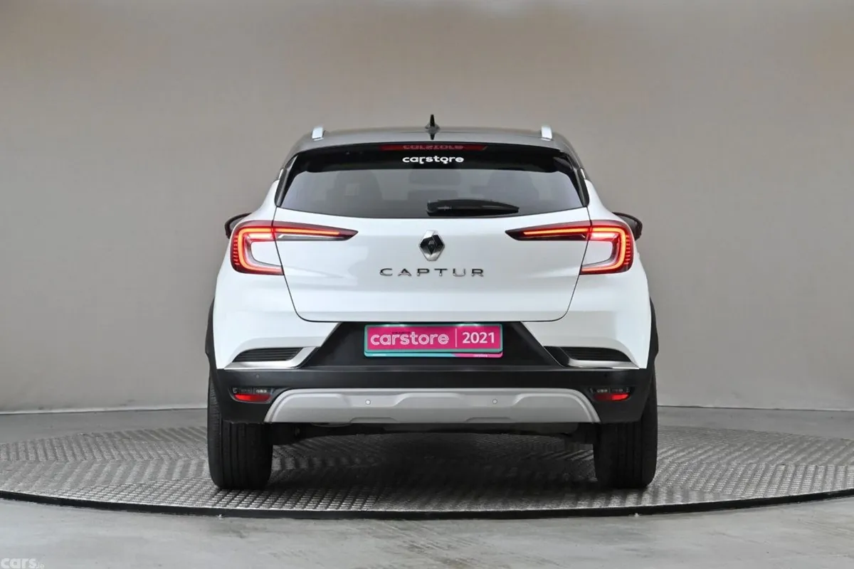 Renault Captur SUV, Petrol, 2021, White