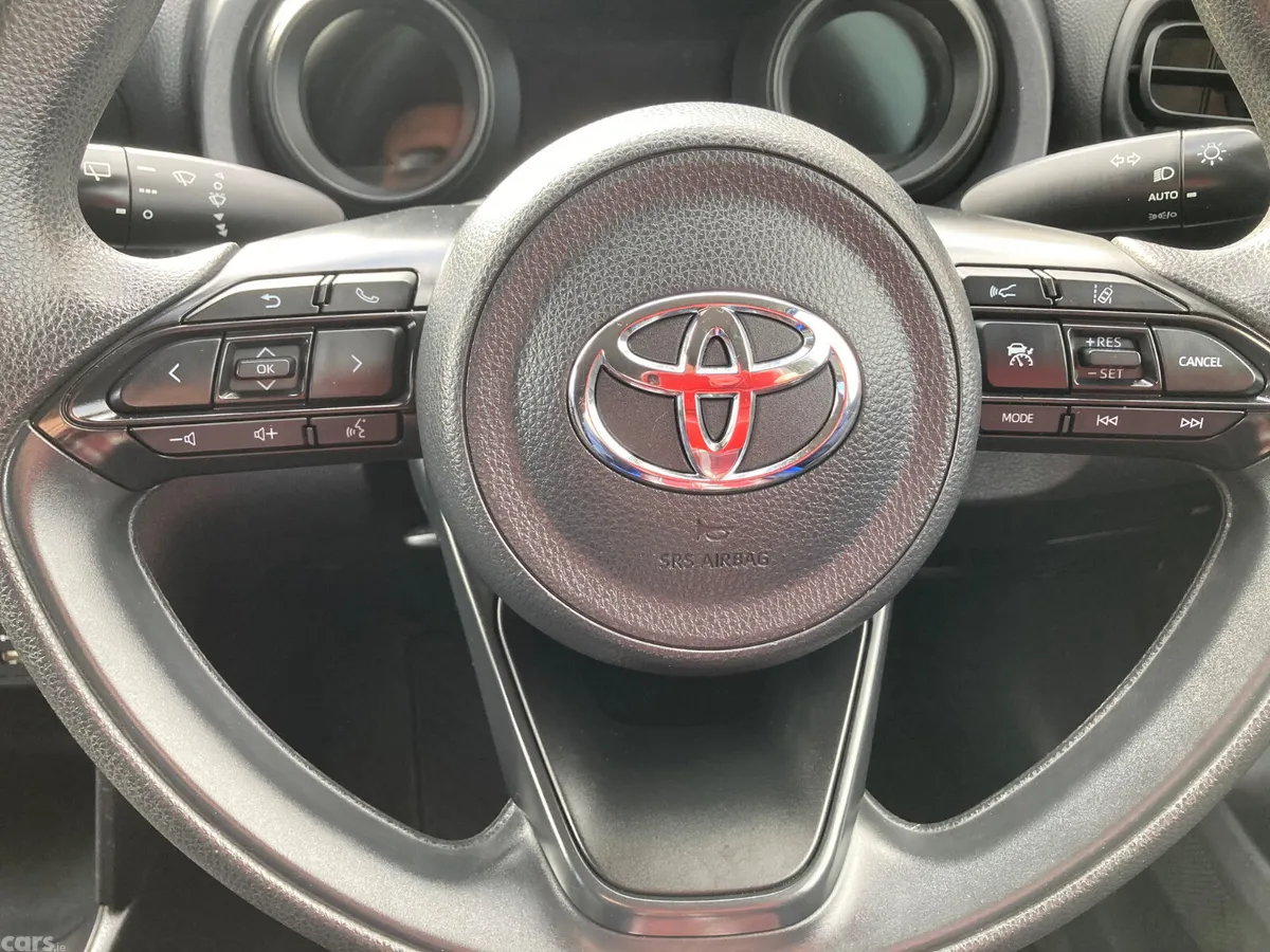 Toyota Yaris Cross Estate, Petrol Hybrid, 2021, Beige
