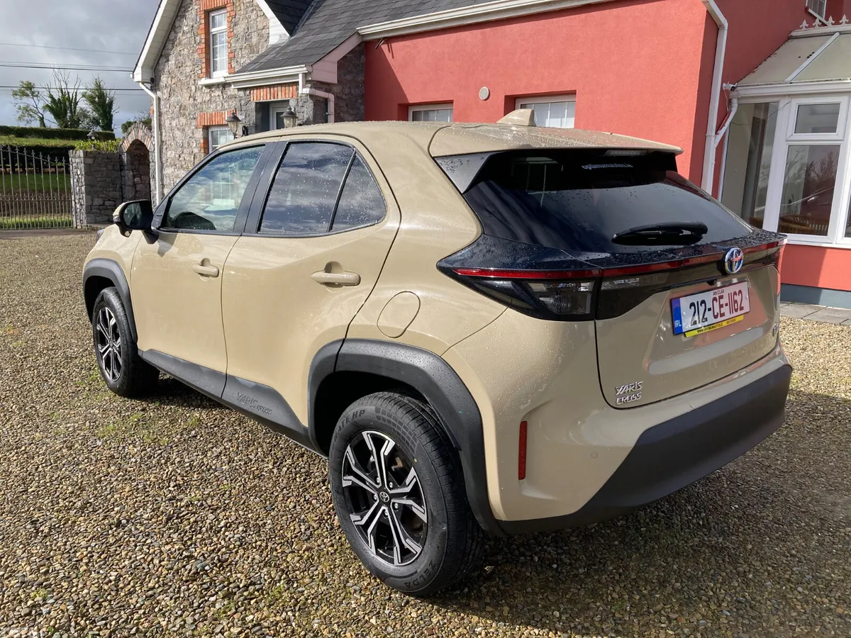 Toyota Yaris Cross Estate, Petrol Hybrid, 2021, Beige