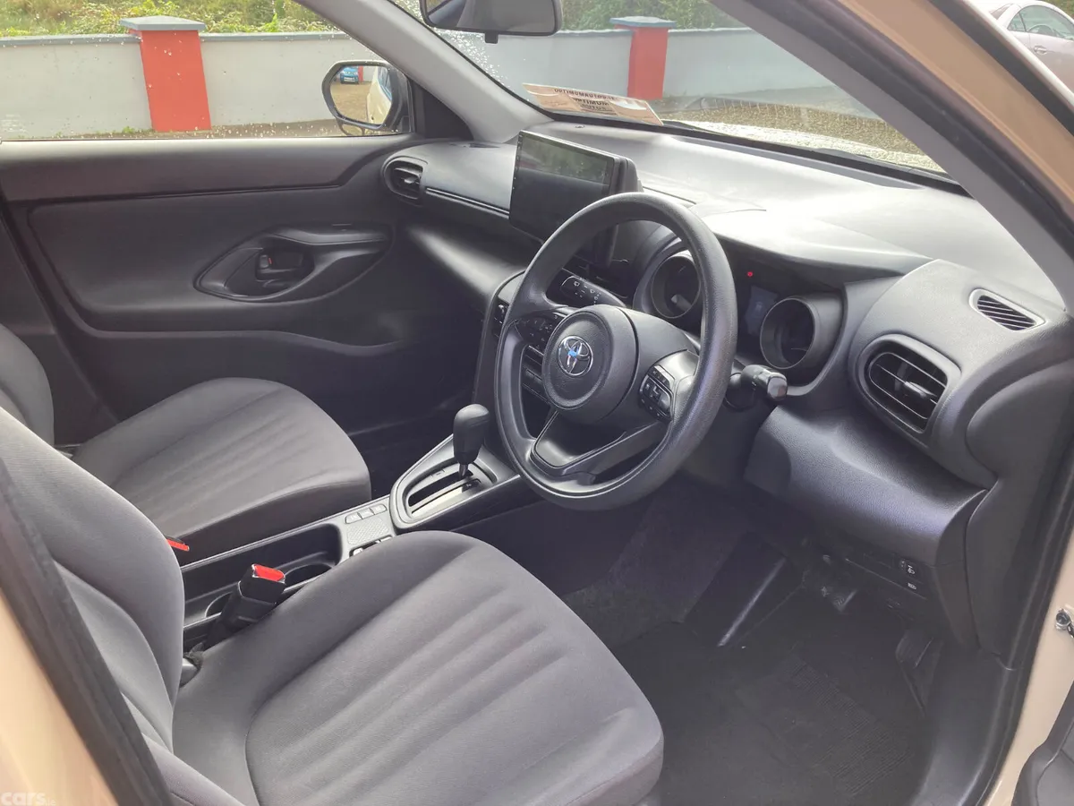 Toyota Yaris Cross Estate, Petrol Hybrid, 2021, Beige