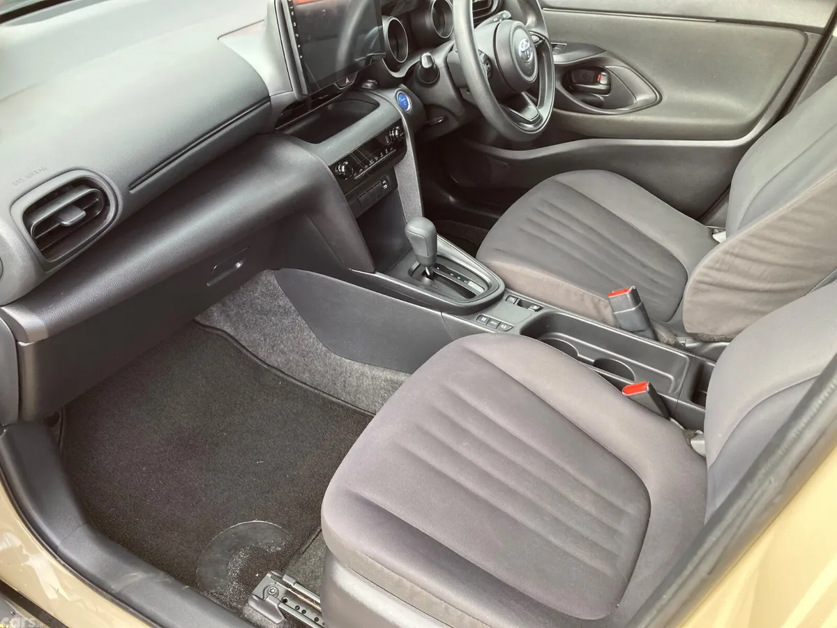 Toyota Yaris Cross Estate, Petrol Hybrid, 2021, Beige