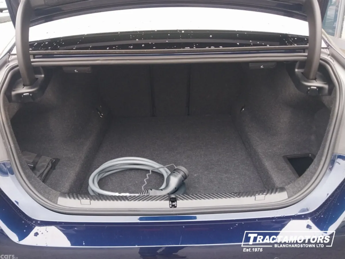 BMW 5-Series Saloon, Petrol Plug-in Hybrid, 2025, Blue