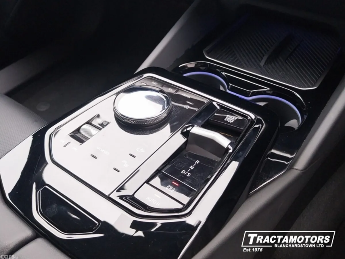BMW 5-Series Saloon, Petrol Plug-in Hybrid, 2025, Blue