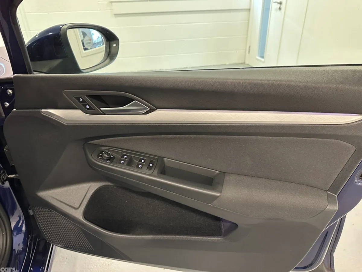 Volkswagen Golf Hatchback, Petrol, 2022, Blue