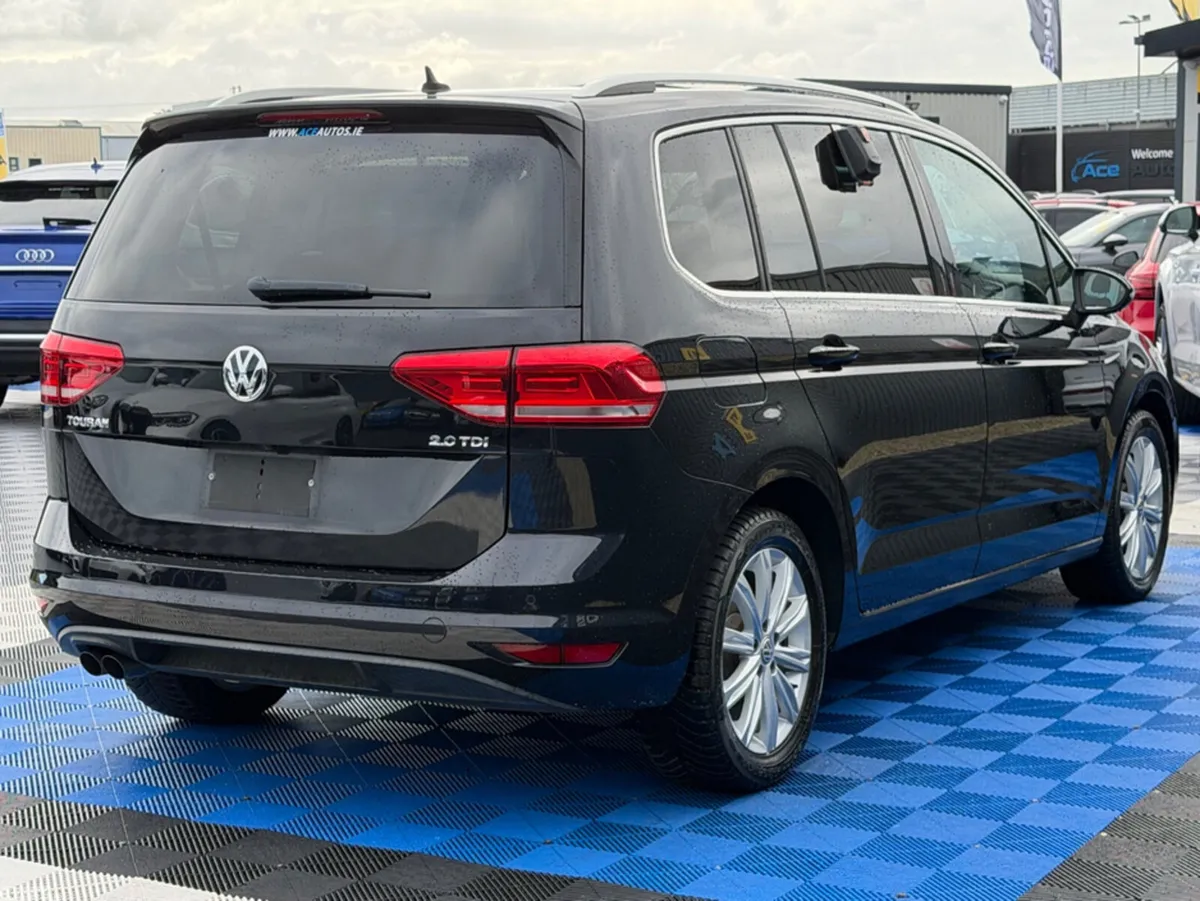 Volkswagen Touran MPV, Diesel, 2019, Black