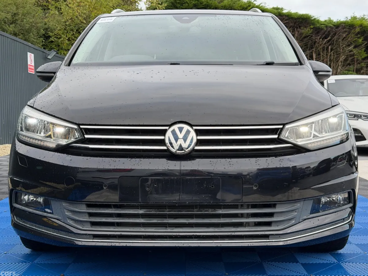 Volkswagen Touran MPV, Diesel, 2019, Black