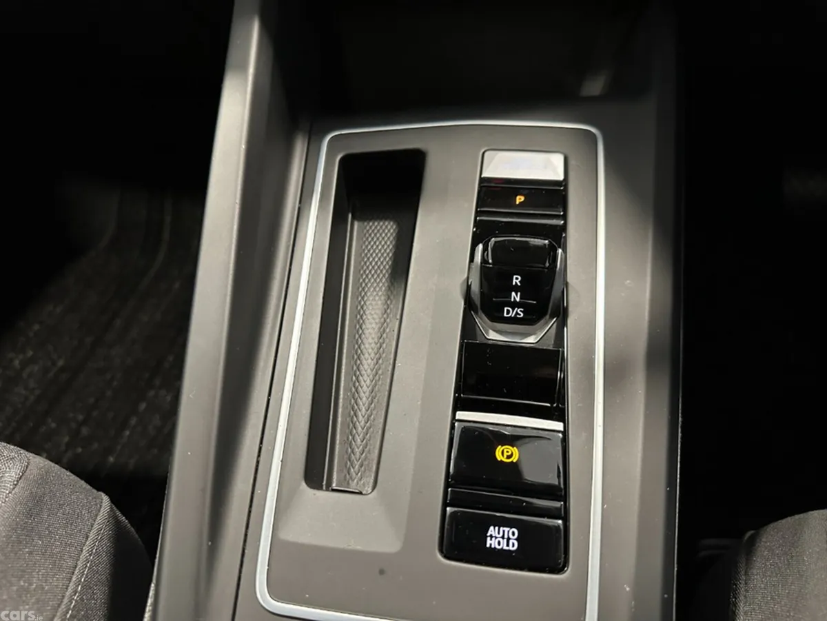 Volkswagen Golf Hatchback, Petrol, 2022, Blue