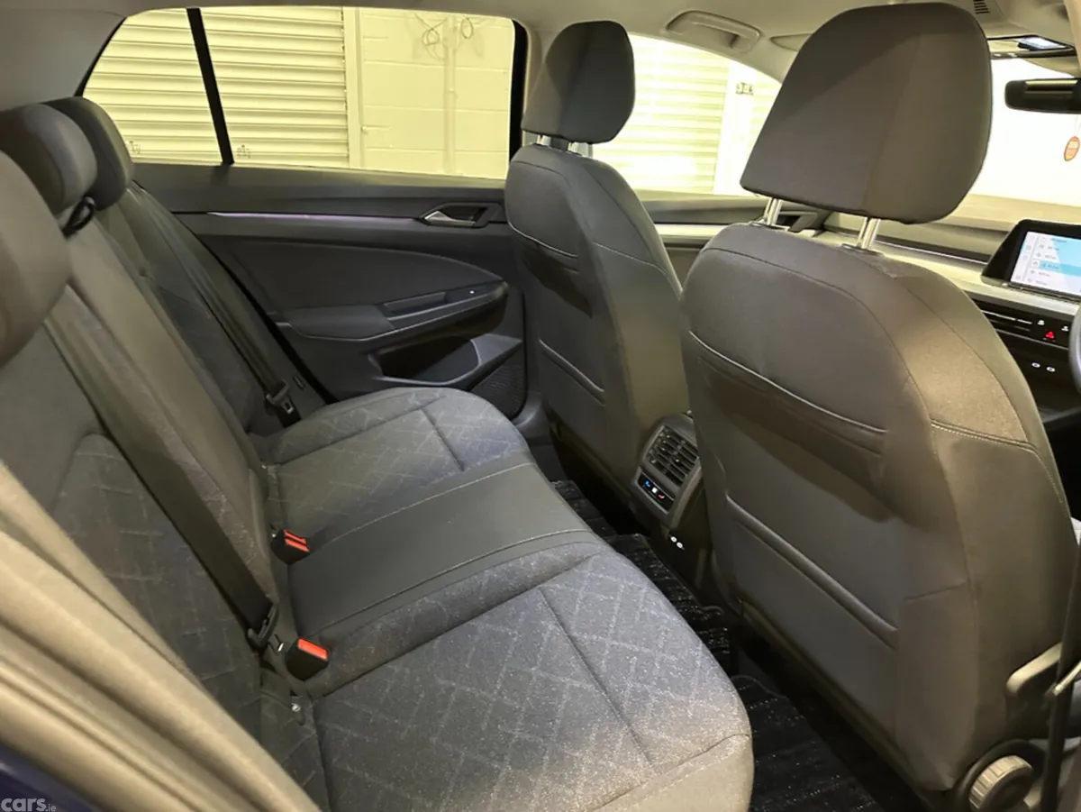 Volkswagen Golf Hatchback, Petrol, 2022, Blue