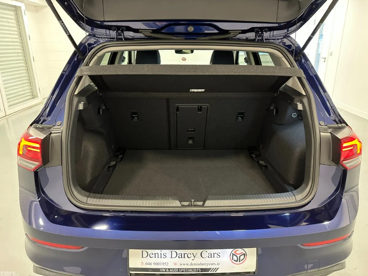 Volkswagen Golf Hatchback, Petrol, 2022, Blue