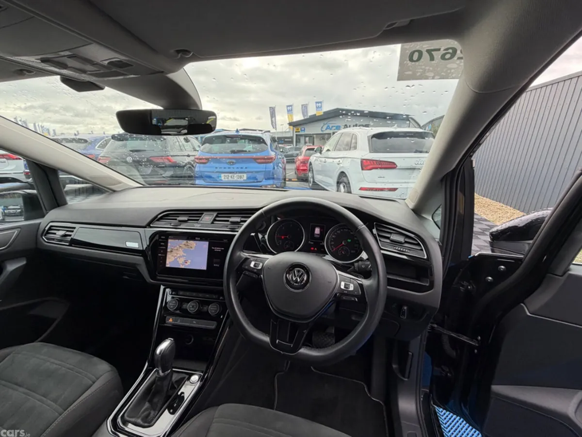 Volkswagen Touran MPV, Diesel, 2019, Black
