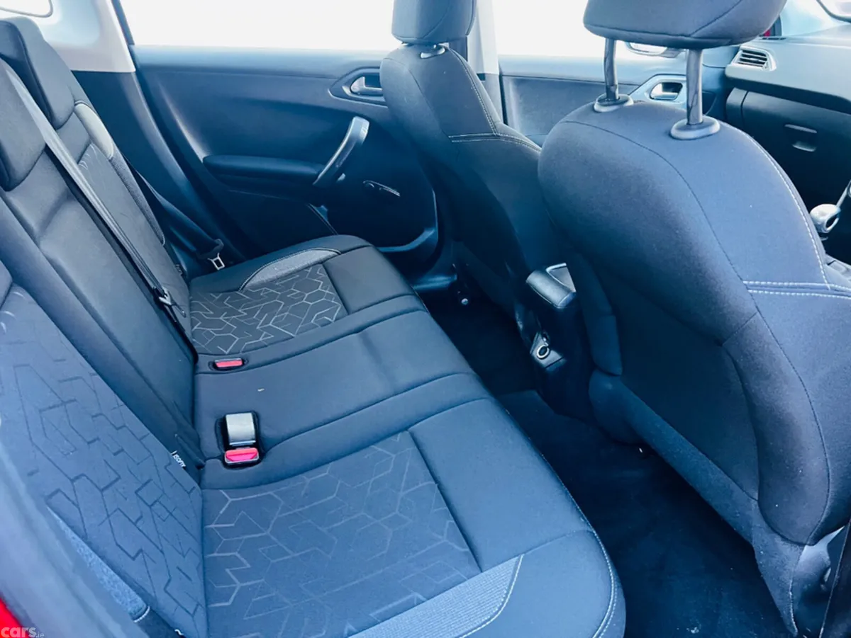 Peugeot 2008 Hatchback, Diesel, 2018, Red