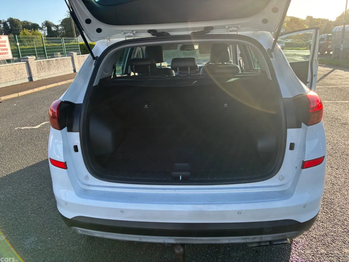 Hyundai Tucson MPV, Diesel, 2019, White