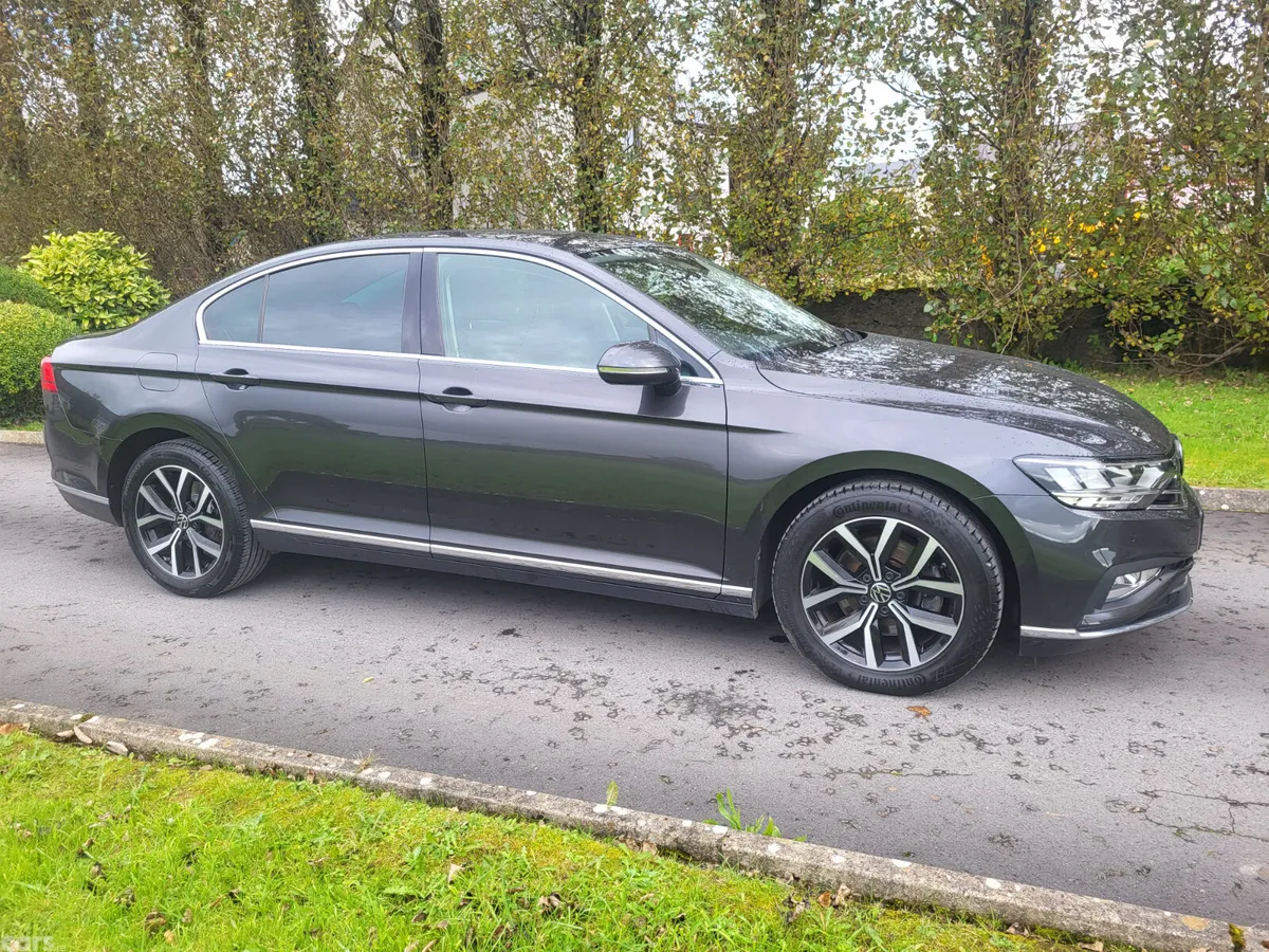 Volkswagen Passat Saloon, Diesel, 2022, Grey