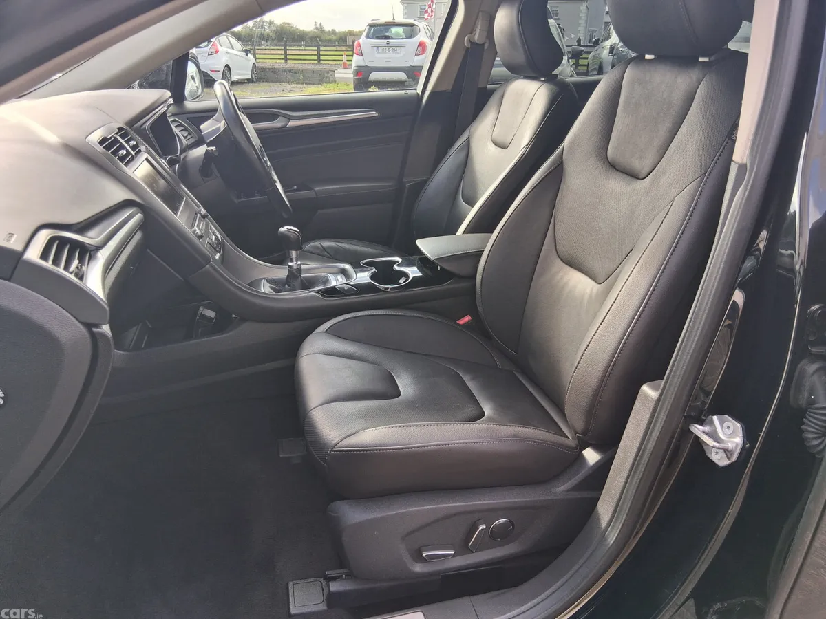 Ford Mondeo Hatchback, Diesel, 2016, Black