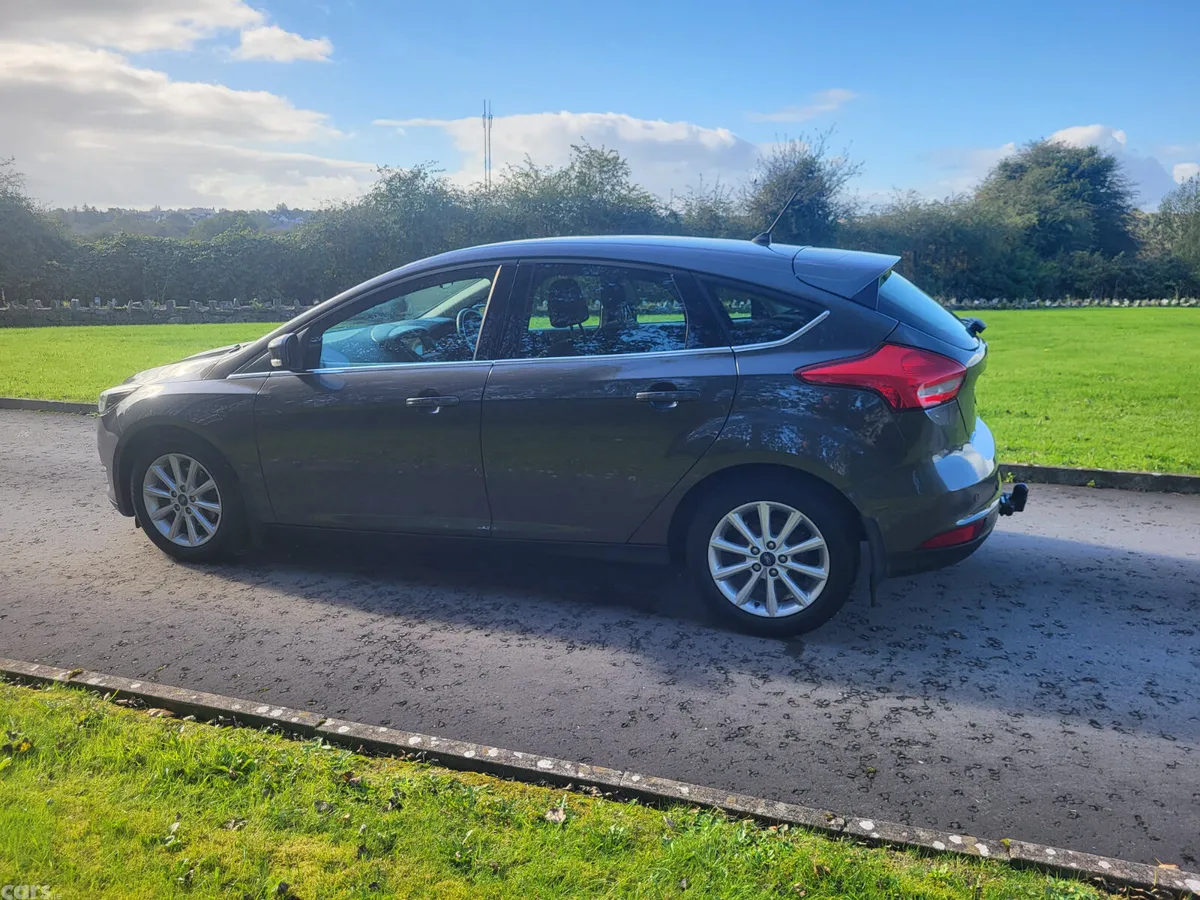 Ford Focus Hatchback, Diesel, 2017, Grey