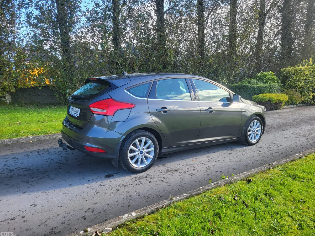 Ford Focus Hatchback, Diesel, 2017, Grey