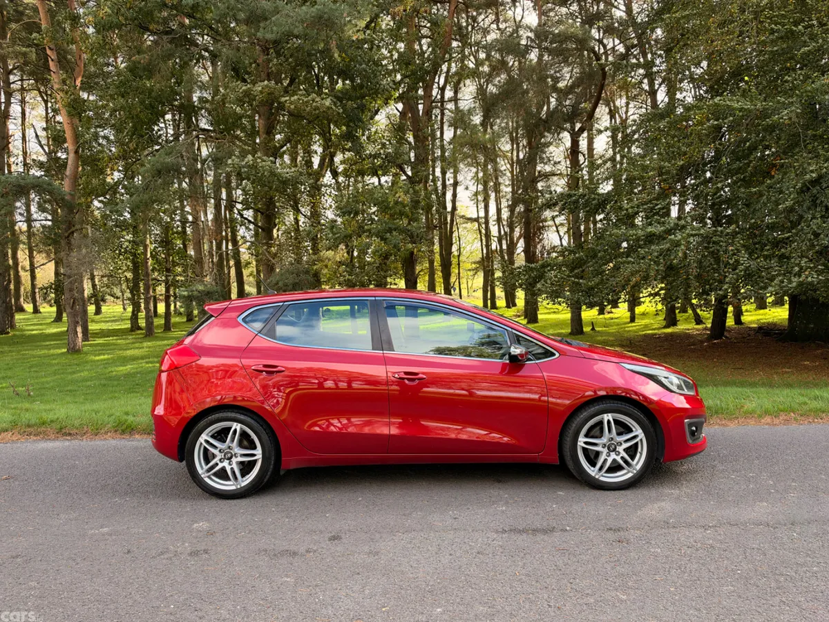 Kia Ceed Hatchback, Diesel, 2016, Red