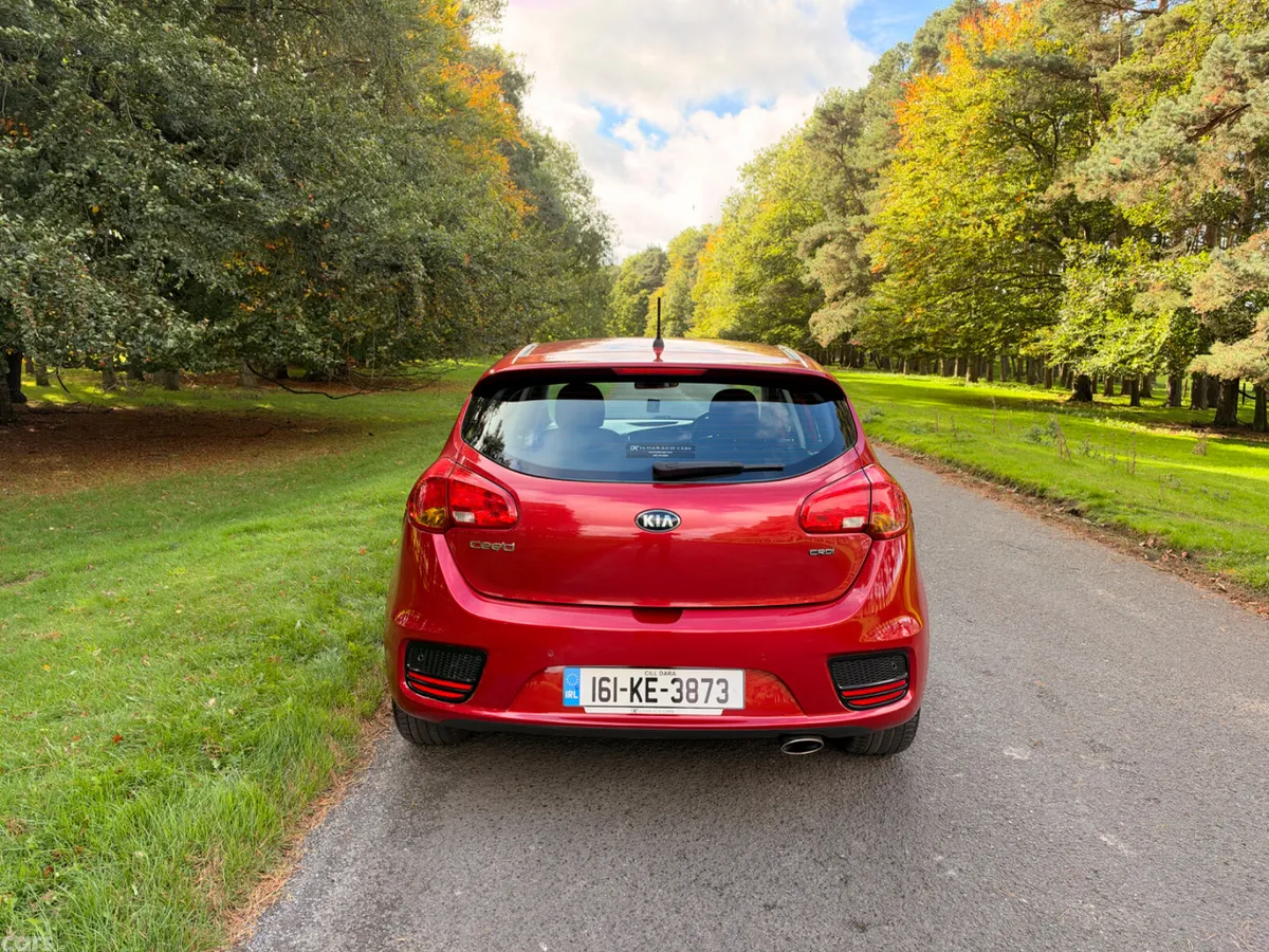 Kia Ceed Hatchback, Diesel, 2016, Red