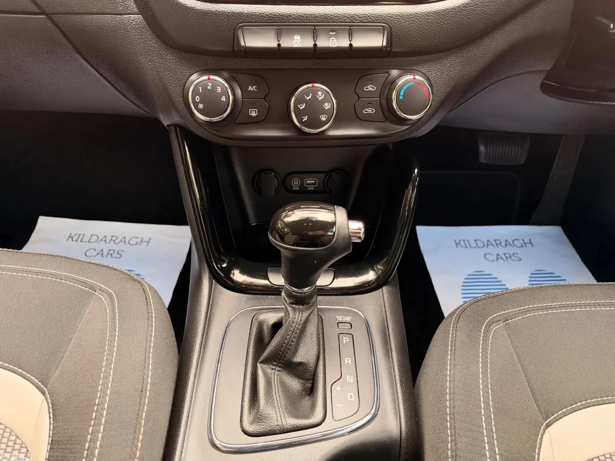 Kia Ceed Hatchback, Diesel, 2016, Red